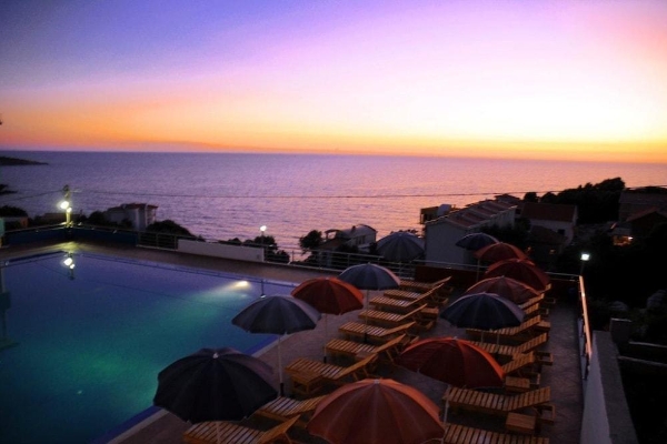 Hotel Apartments De Lara (Bar)